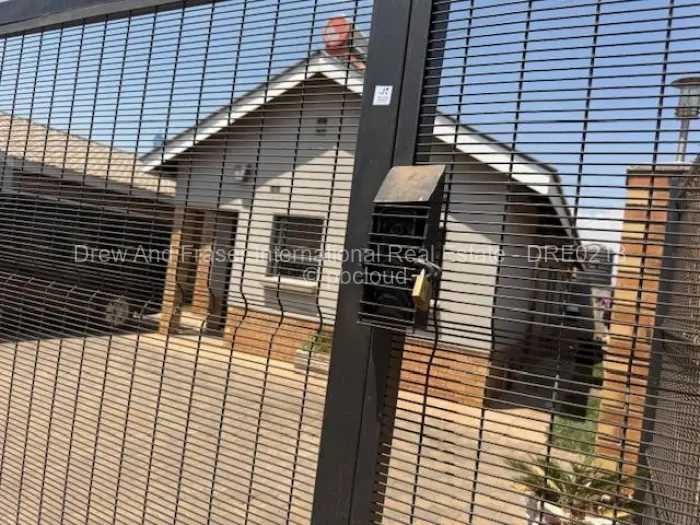 Townhouse/Complex/Cluster for Sale in Aspindale Park, Harare