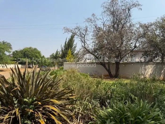 Townhouse/Complex/Cluster for Sale in Strathaven, Harare