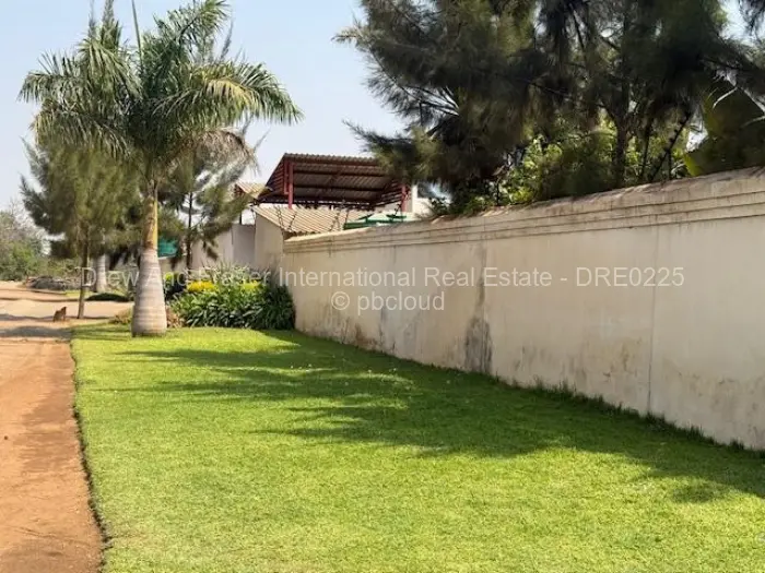 Townhouse/Complex/Cluster for Sale in Strathaven, Harare