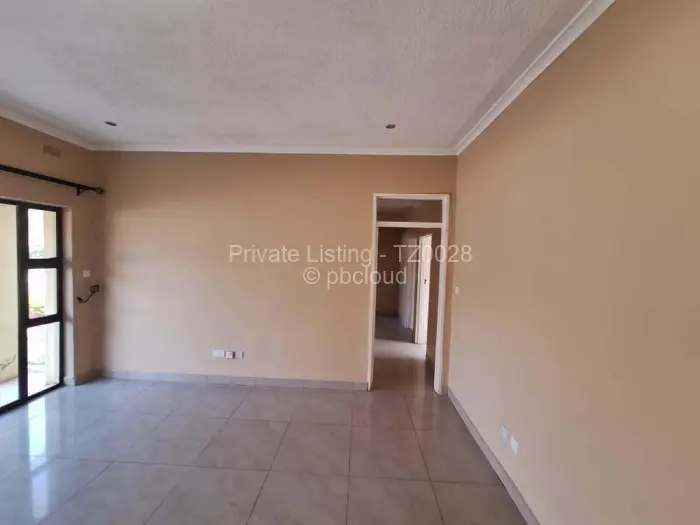 Townhouse/Complex/Cluster to Rent in Greendale North
