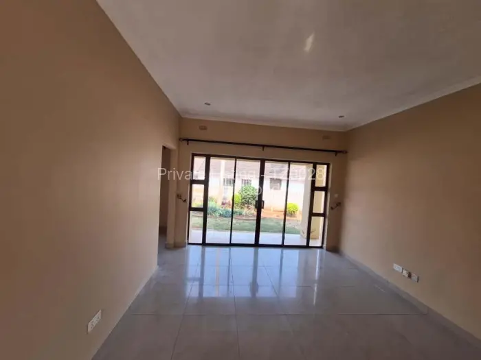 Townhouse/Complex/Cluster to Rent in Greendale North