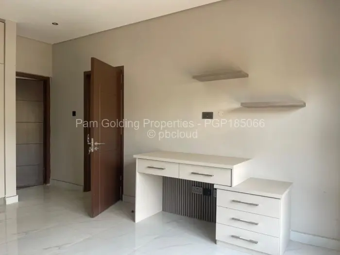 Townhouse/Complex/Cluster to Rent in Ashbrittle