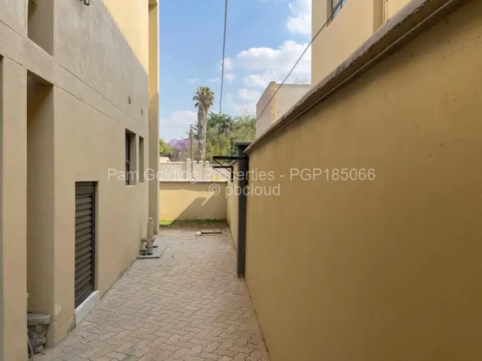 Townhouse/Complex/Cluster to Rent in Ashbrittle