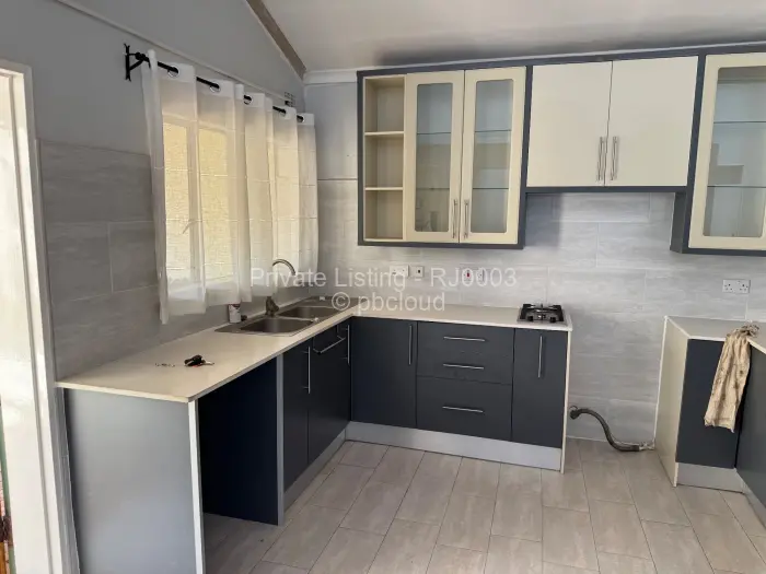 Flat/Apartment to Rent in Borrowdale Brooke