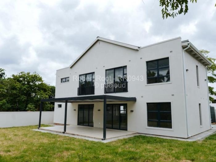 Townhouse/Cluster for Sale in Highlands, Harare