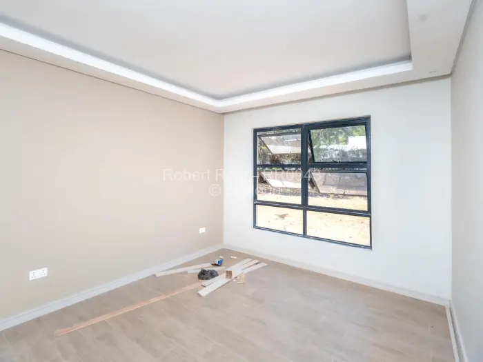 Townhouse/Complex/Cluster for Sale in Highlands, Harare