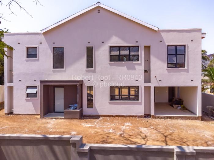 Townhouse/Cluster for Sale in Highlands, Harare