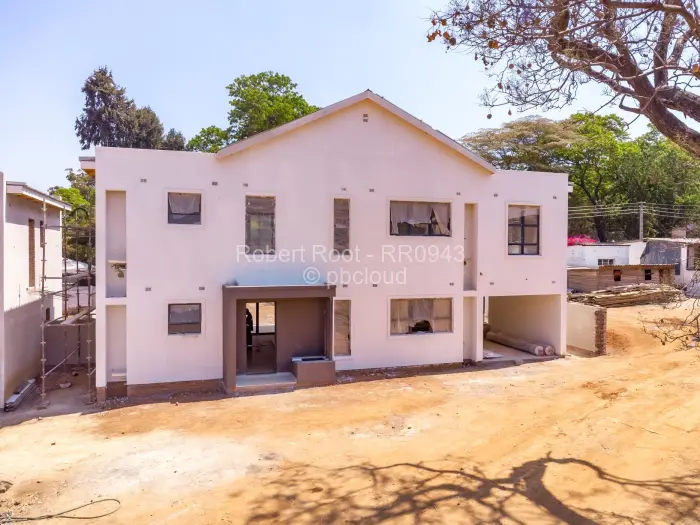 Townhouse/Cluster for Sale in Highlands, Harare