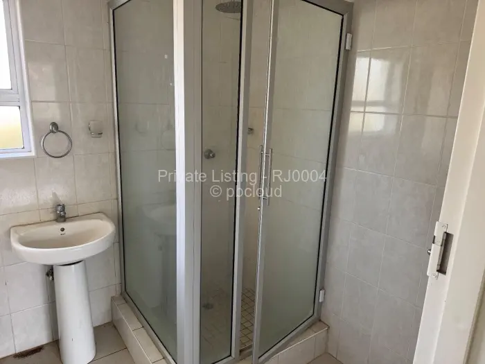 Flat/Apartment to Rent in Greendale North