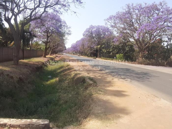 Townhouse/Cluster for Sale in Strathaven, Harare