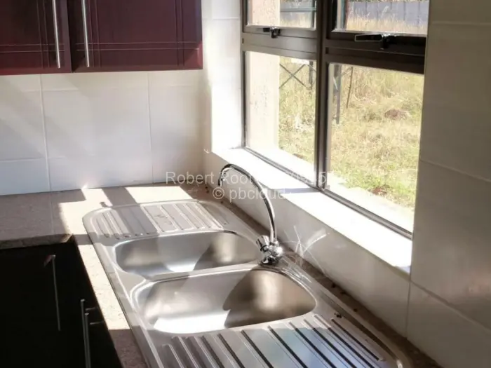 2 Bedroom Cottage/Garden Flat to Rent in Borrowdale, Harare