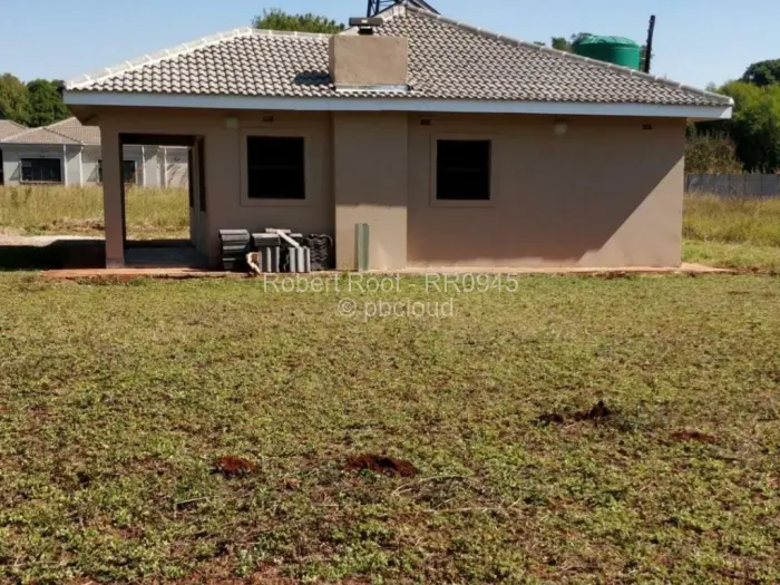 2 Bedroom Cottage/Garden Flat to Rent in Borrowdale, Harare