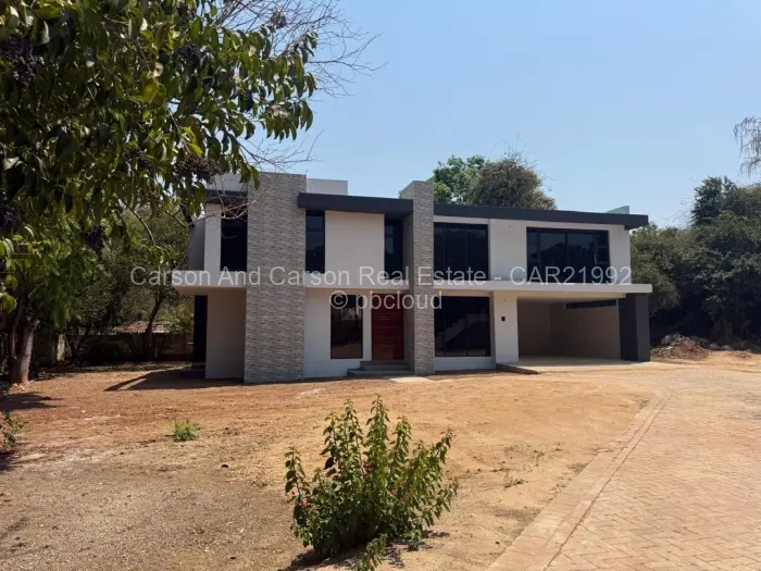 Townhouse/Complex/Cluster for Sale in Highlands, Harare