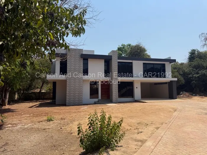 Townhouse/Complex/Cluster for Sale in Highlands, Harare