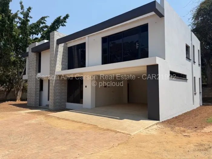 Townhouse/Complex/Cluster for Sale in Highlands, Harare
