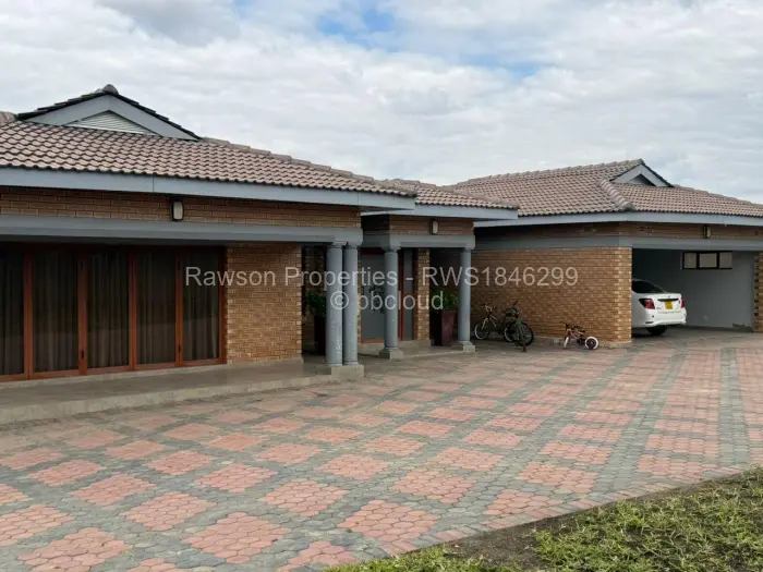 5 Bedroom House for Sale in Chinhoyi, Chinhoyi