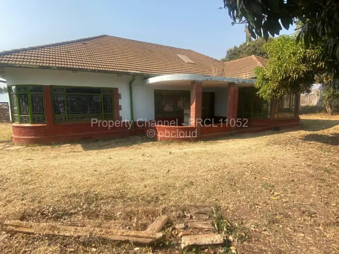 Commercial Property to Rent in Hillside, Harare