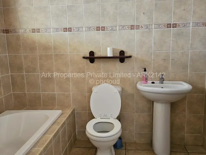 4 Bedroom House to Rent in Vainona