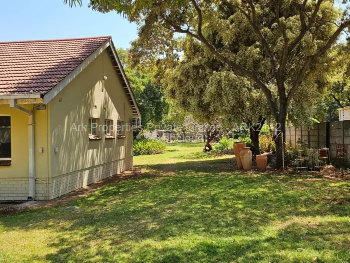 4 Bedroom House to Rent in Vainona
