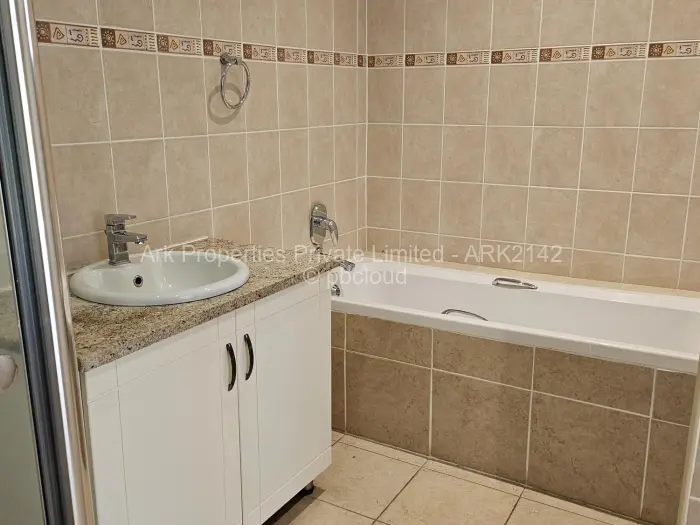 4 Bedroom House to Rent in Vainona