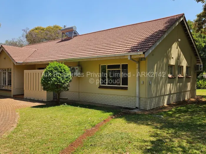 4 Bedroom House to Rent in Vainona