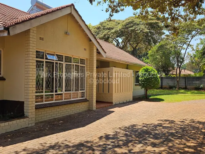 4 Bedroom House to Rent in Vainona