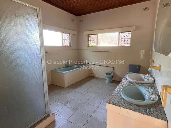 5 Bedroom House to Rent in Highlands, Harare
