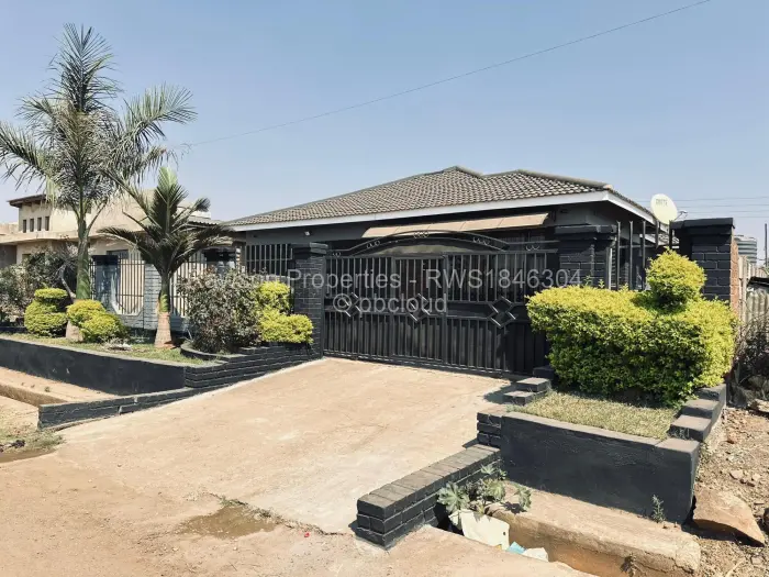 4 Bedroom House for Sale in Madokero Estates, Harare