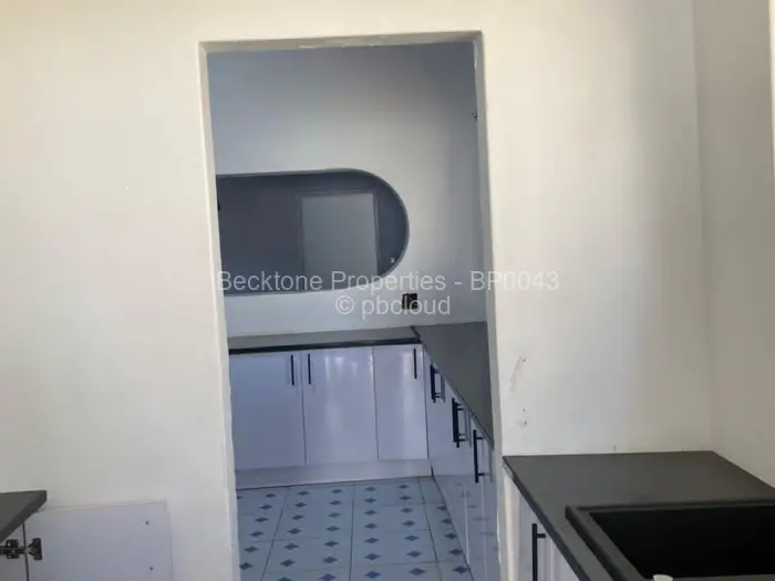 4 Bedroom House for Sale in Morningside Byo, Bulawayo