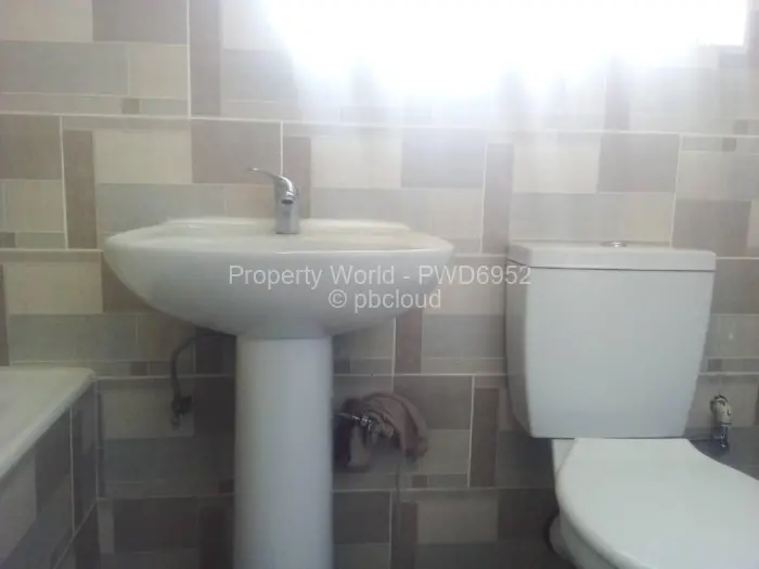 2 Bedroom Cottage/Garden Flat to Rent in Strathaven, Harare