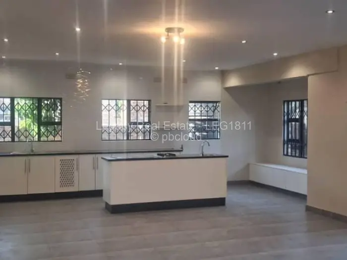 Townhouse/Complex/Cluster to Rent in Newlands