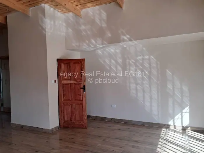 Townhouse/Complex/Cluster to Rent in Newlands