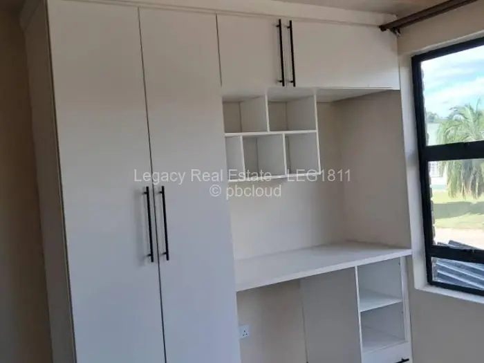 Townhouse/Complex/Cluster to Rent in Newlands