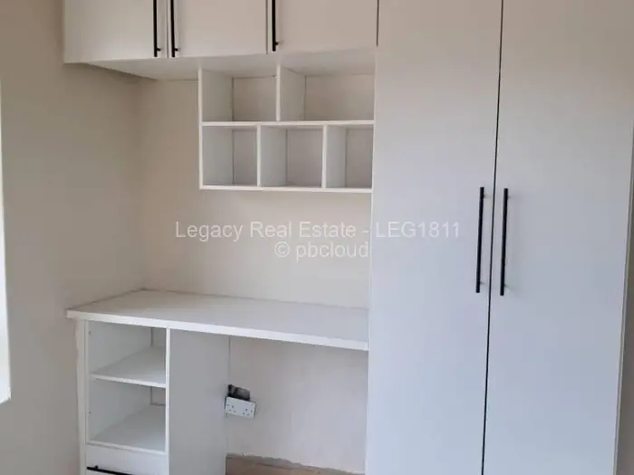 Townhouse/Complex/Cluster to Rent in Newlands
