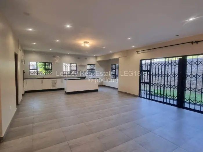 Townhouse/Complex/Cluster to Rent in Newlands