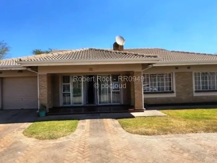 Townhouse/Complex/Cluster for Sale in Waterfalls, Harare