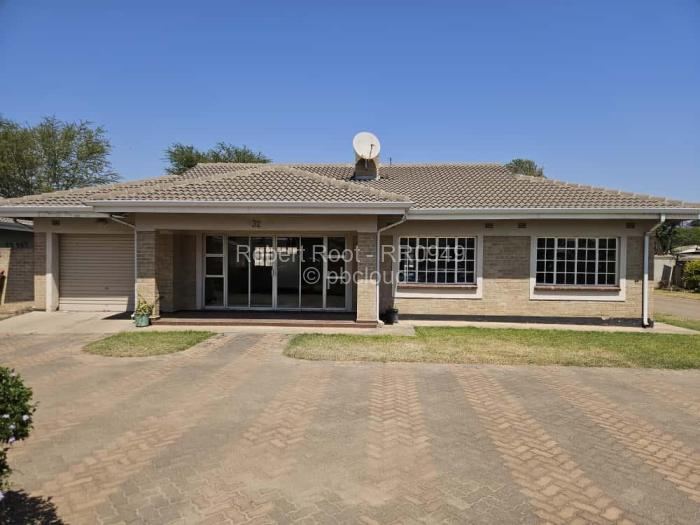 Townhouse/Cluster for Sale in Waterfalls, Harare