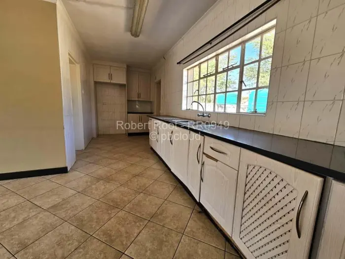 Townhouse/Cluster for Sale in Waterfalls, Harare