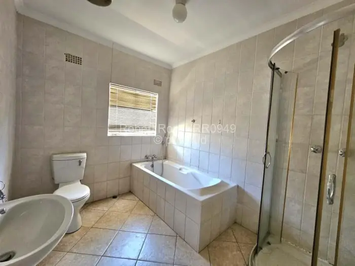 Townhouse/Cluster for Sale in Waterfalls, Harare