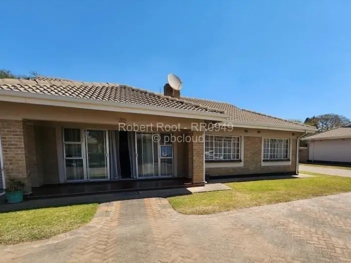 Townhouse/Complex/Cluster for Sale in Waterfalls, Harare