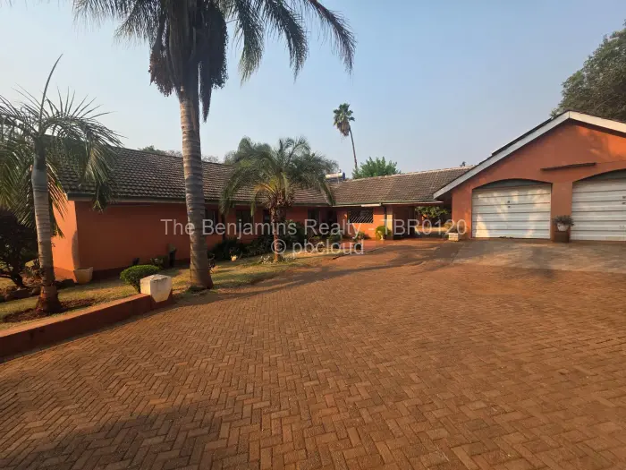 3 Bedroom House to Rent in Greystone Park