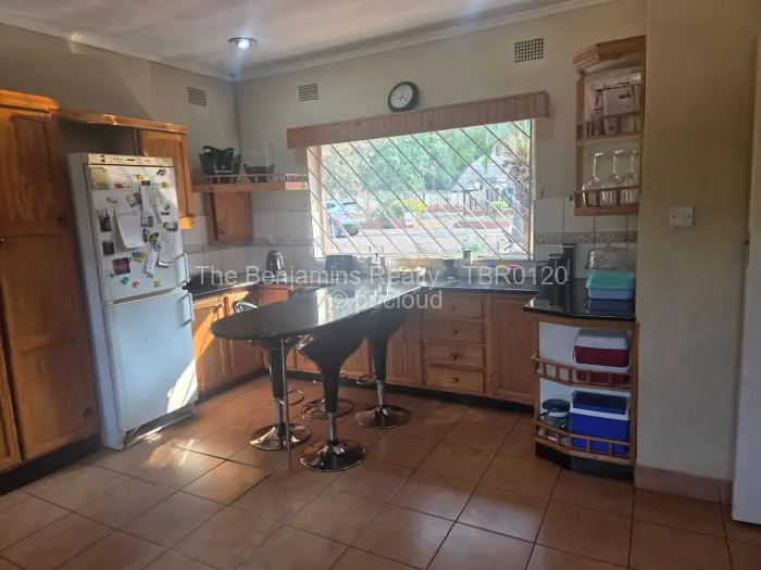 3 Bedroom House to Rent in Greystone Park