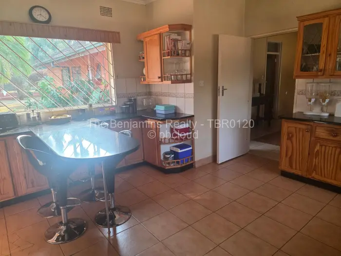 3 Bedroom House to Rent in Greystone Park