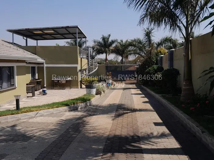 6 Bedroom House for Sale in Mandara, Harare
