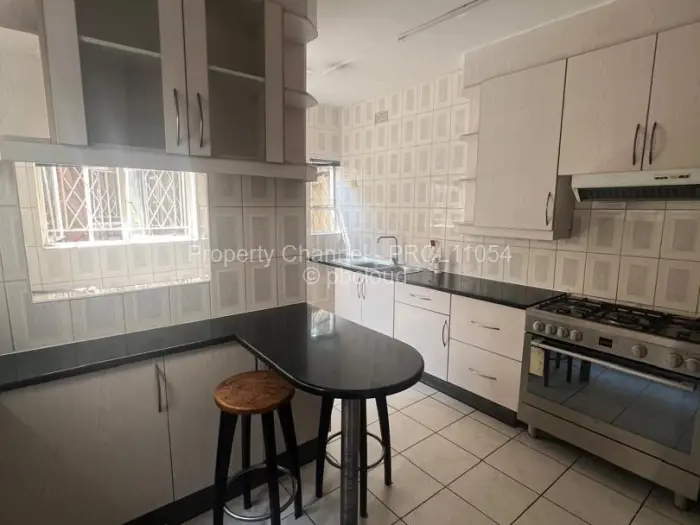 Townhouse/Complex/Cluster to Rent in Avenues