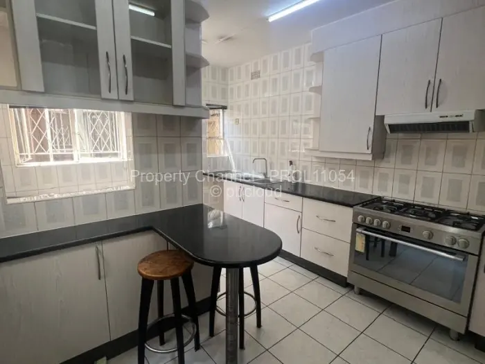 Townhouse/Complex/Cluster to Rent in Avenues