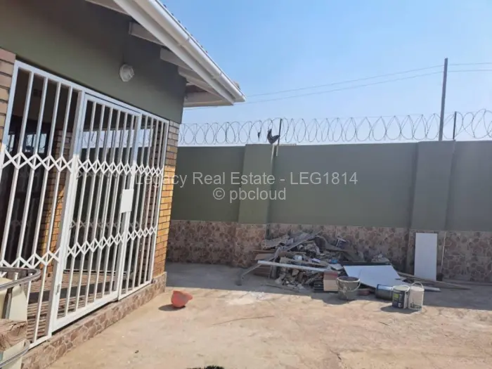 4 Bedroom House to Rent in Budiriro