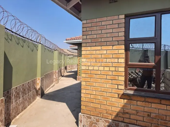 4 Bedroom House to Rent in Budiriro