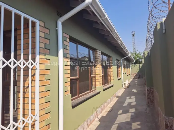 4 Bedroom House to Rent in Budiriro