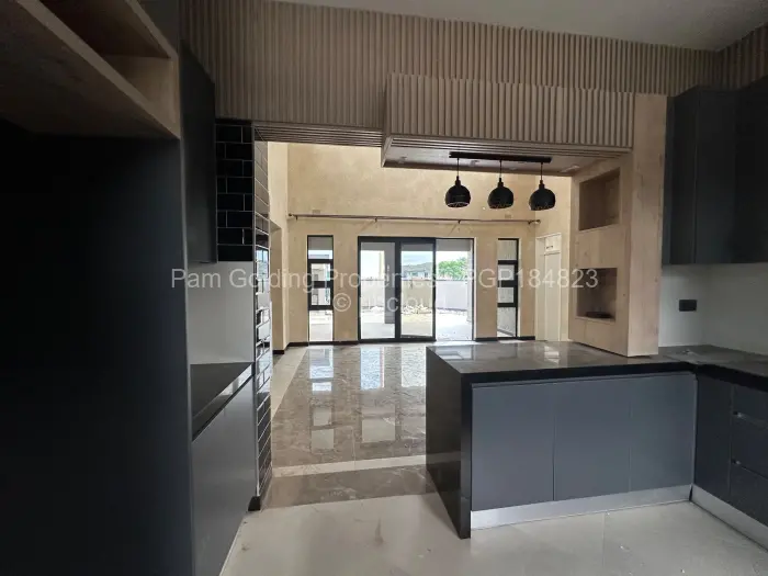 Townhouse/Cluster to Rent in Arlington, Harare